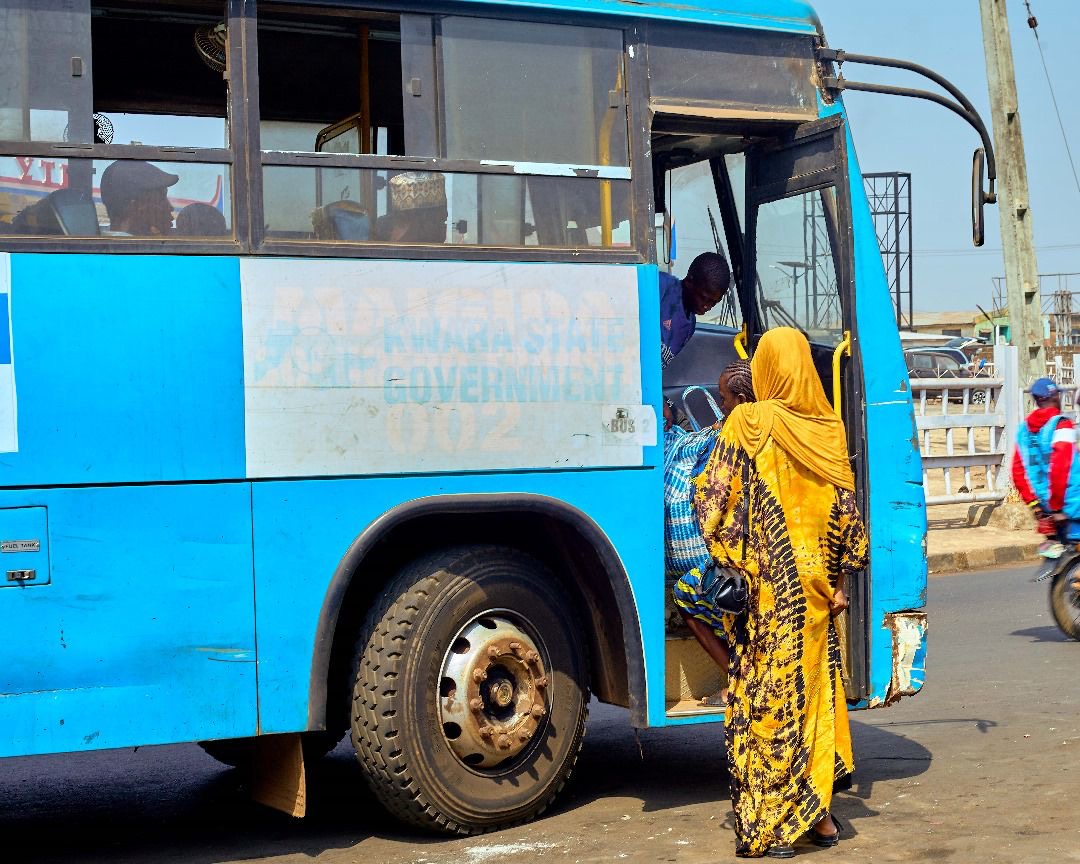 Read more about the article Kwara Government Offers Free Transport Palliative for University Students