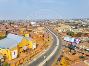 Read more about the article Governor AbdulRazaq Upgrades Ibrahim Taiwo Road to Boost Traffic Flow and Economic Growth