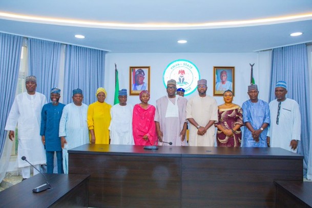 You are currently viewing Kwara Governor Swears in New Commissioners, Reshuffles Cabinet