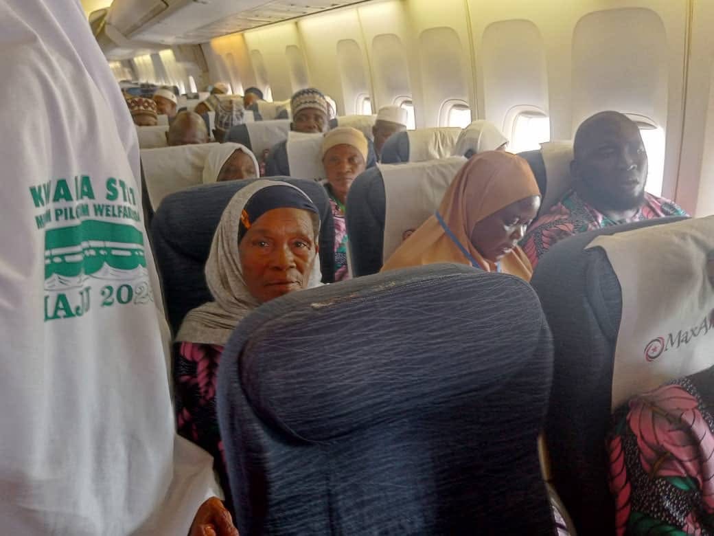 You are currently viewing Kwara Commences 2025 Hajj Airlift, First Batch of 560 Pilgrims Depart for Saudi Arabia