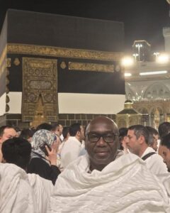 Read more about the article Governor AbdulRazaq Performs Umrah, Offers Prayers for Nigeria and Kwara