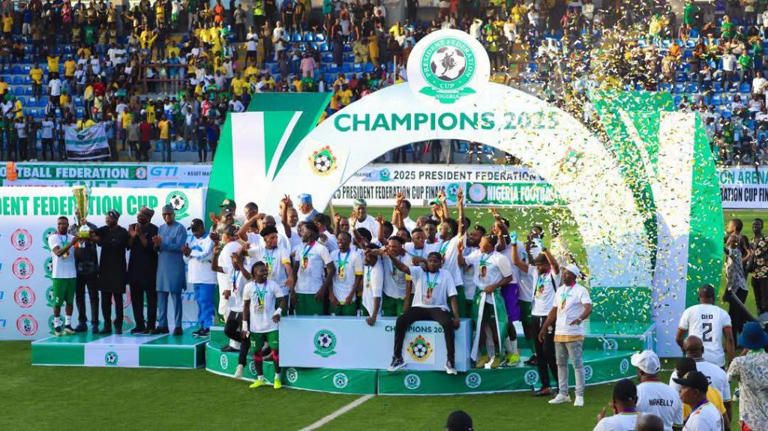 You are currently viewing Governor Rewards Kwara United with N5m, Land Each for Historic Federation Cup Win