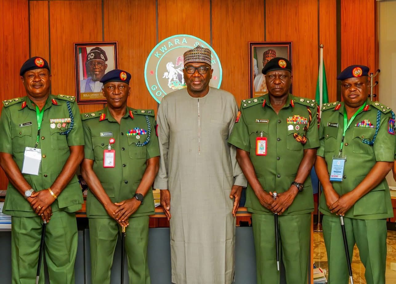 Read more about the article Kwara Governor, Army Chiefs Strategize to Strengthen State Security
