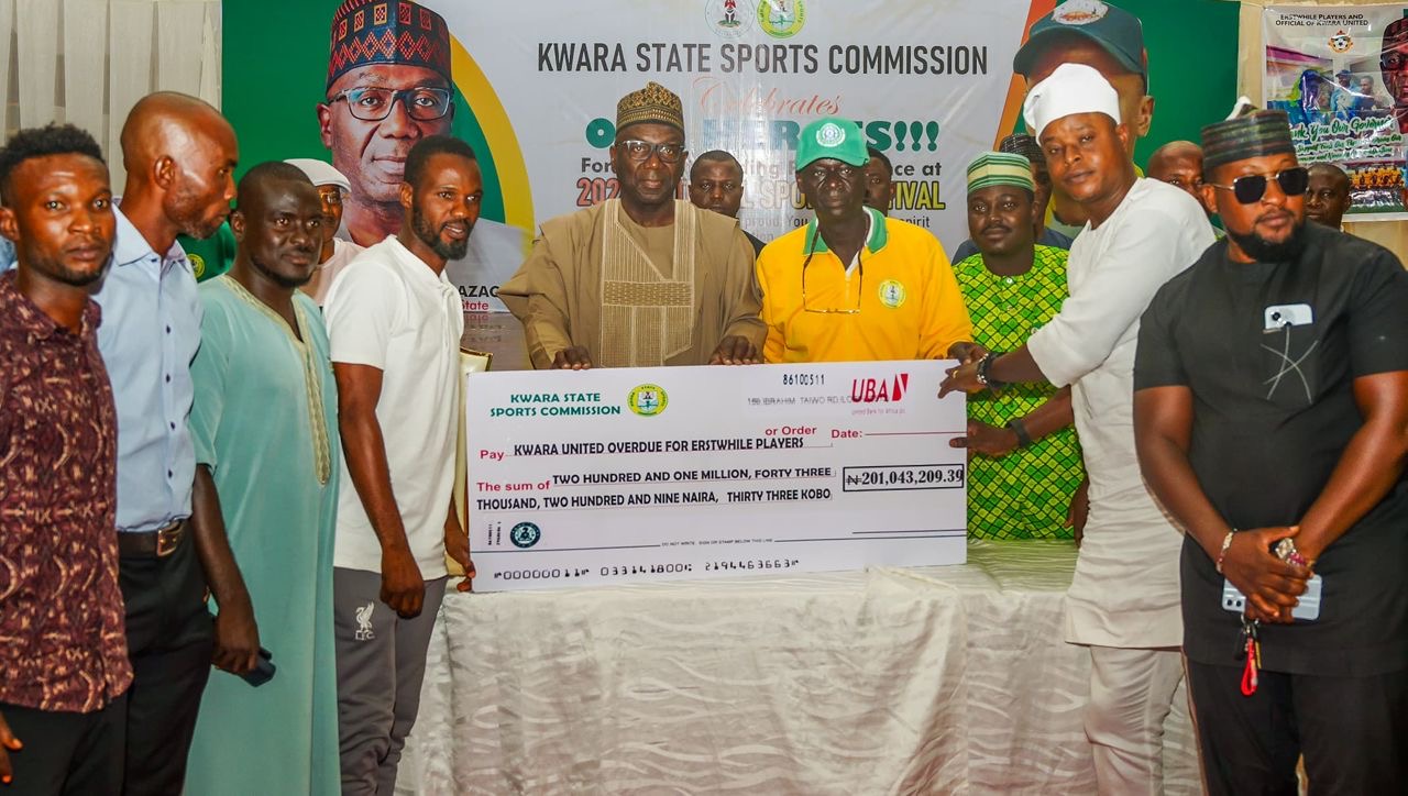 You are currently viewing Kwara Governor Honors Athletes, Clears 16-Year Football Debt